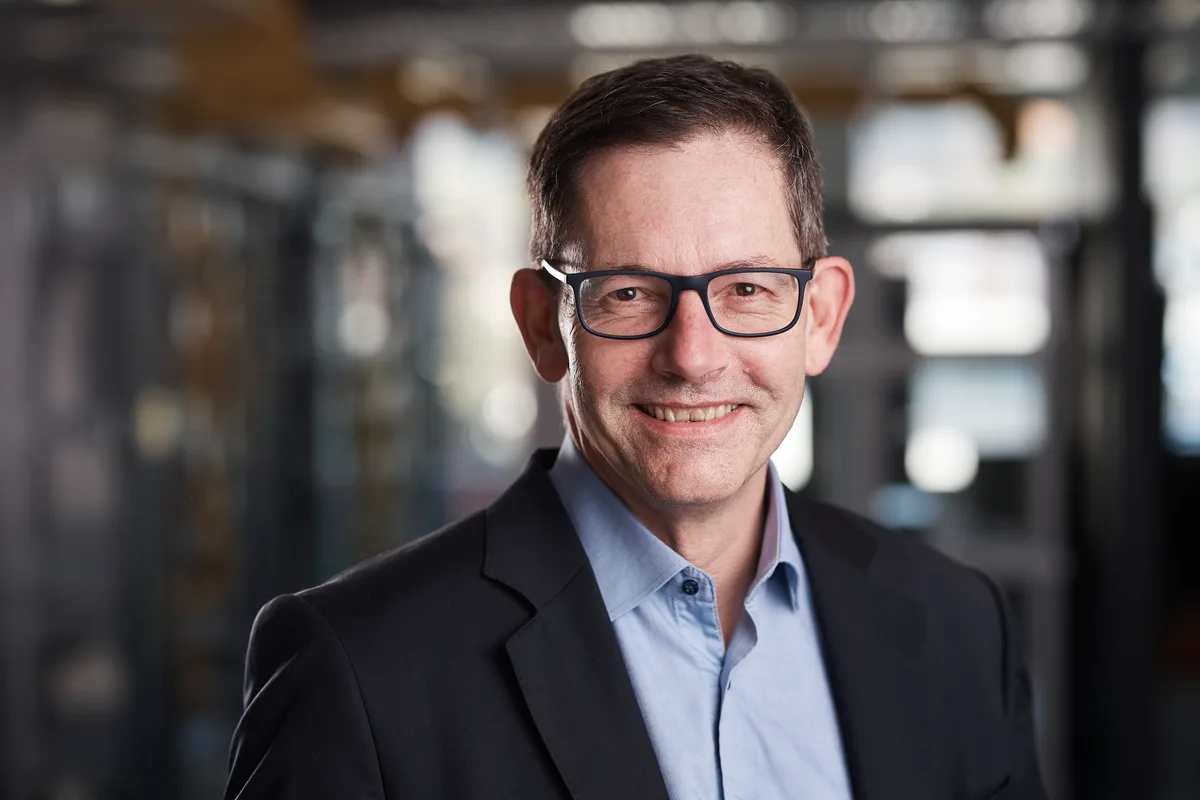 Porträtbild von Markus Stieger, COO von R&M.